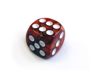 TLAMA games Hrací kostka šestistěnná perleťová Barva: hnědá (velikost 16 mm)